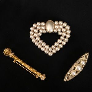 1990’s vintage pins bundle